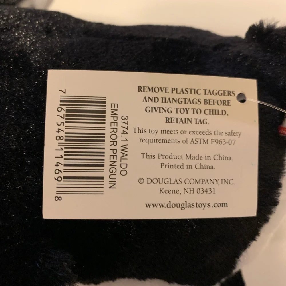 Waldo emperor penguin by Douglas plush penguin toy for 18 months plus - Picture 10 of 10